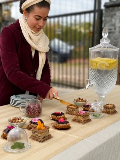 Florencia Rasquin presentando la degustación de Il Fiore Saludable